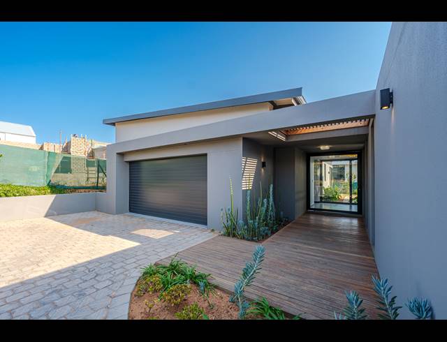 4 BEDROOM FREEHOLD FOR SALE IN SEATON ESTATE